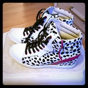 High top hidden heel shoes